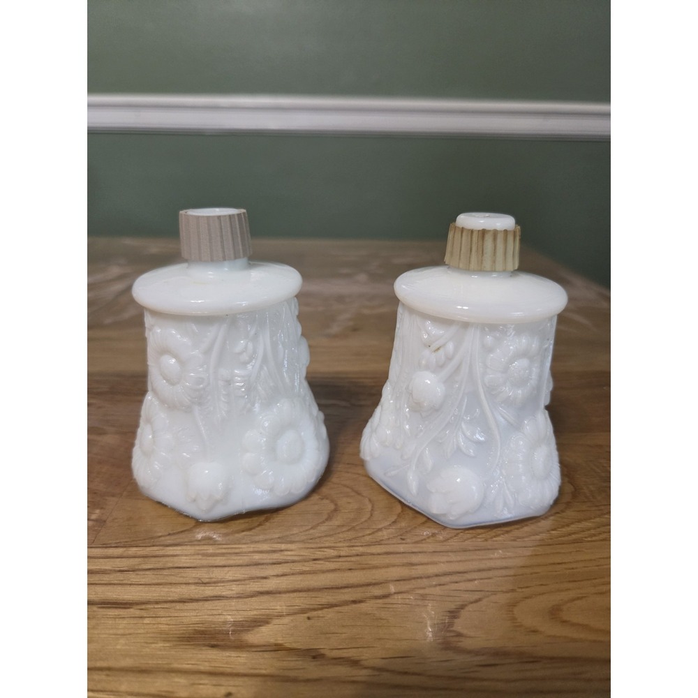 Vintage White Floral Glass Hobnail Tulip Peg Votive Candle Holders